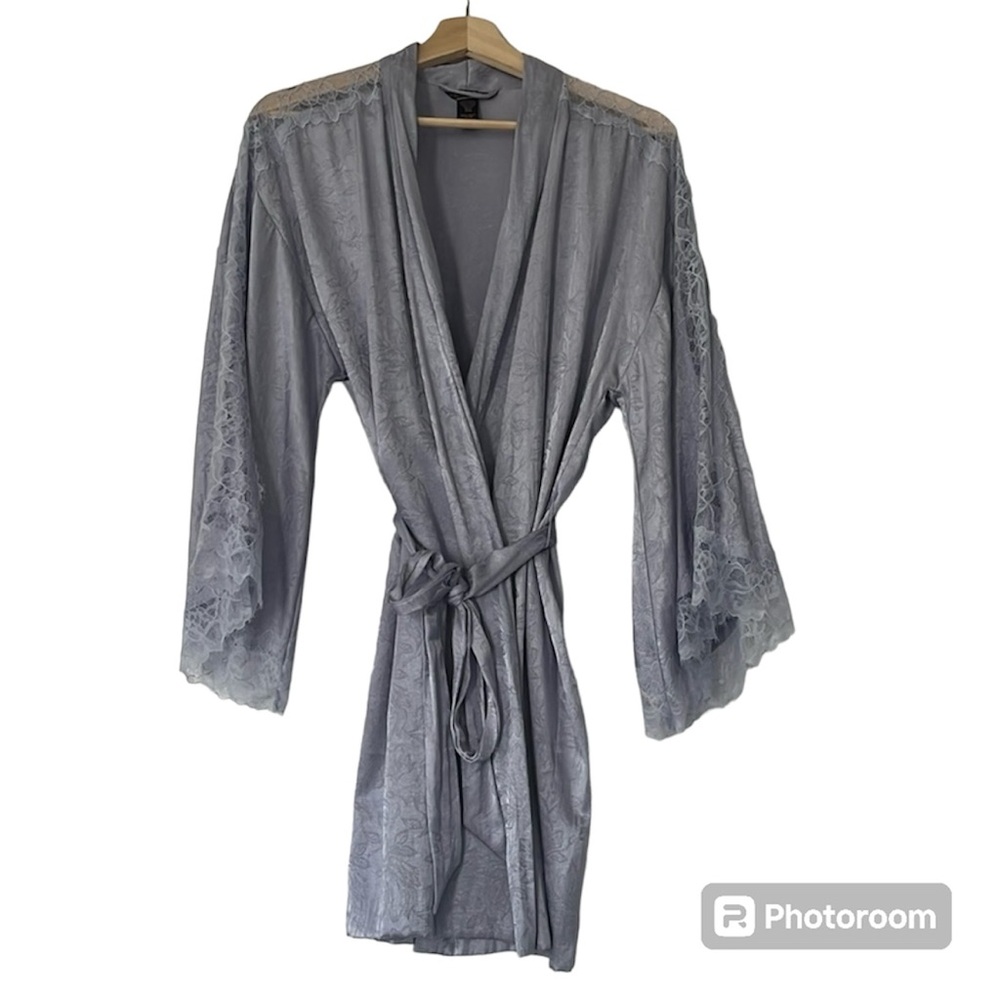 Victoria’s Secret Kimono Robe Luxe Satin Lace Trim NWT